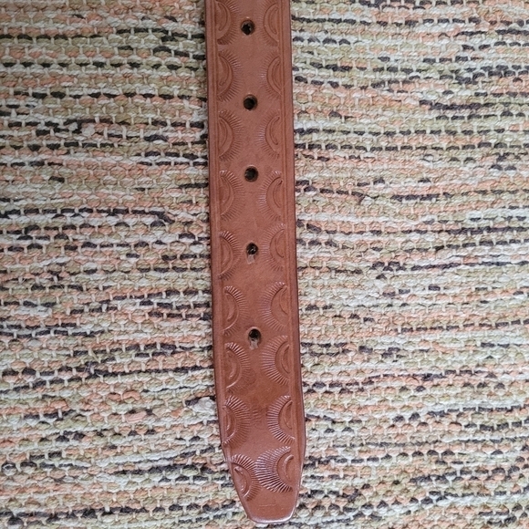 VINTAGE Leather Belt | size 34 - Picture 4 of 7